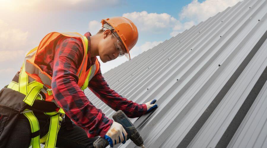 Expert tile roof repair services in Mechanicsburg, IL